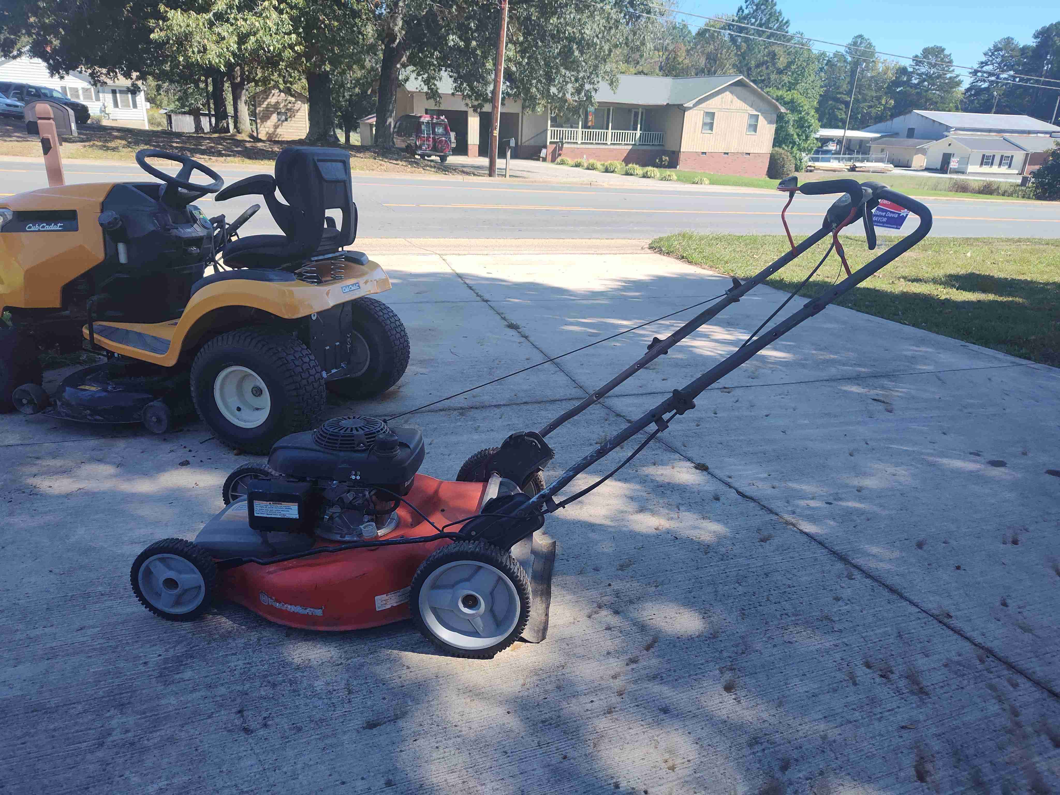 Husqvarna Husqvarna Self Propelled Mower – For rent in Denton, North Carolina – Denton Turf | RNTR.com – Image 2 of 3