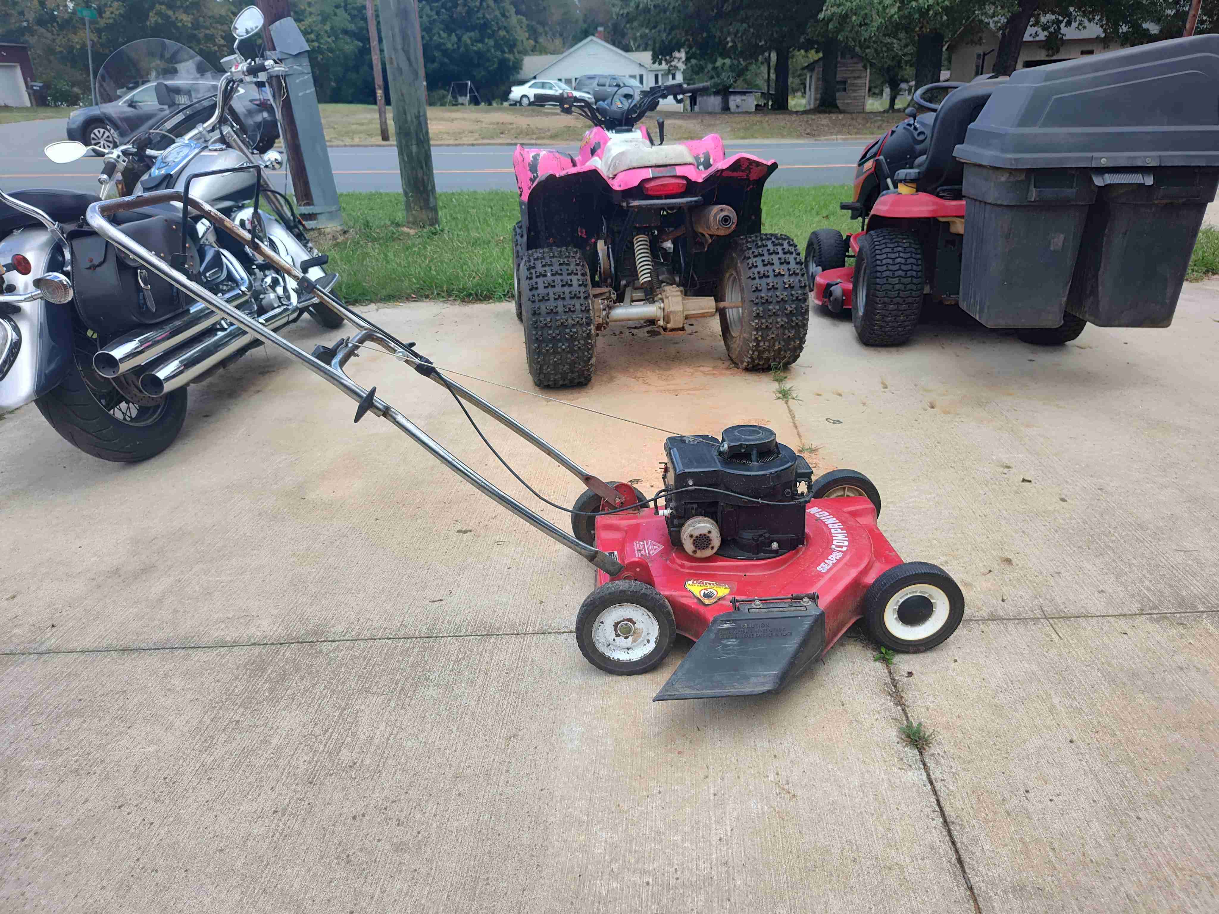 Craftsman Craftsman Push Mower – For rent in Denton, North Carolina – Denton Turf | RNTR.com – Image 3 of 3