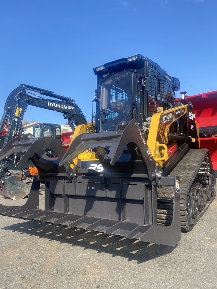 Generic GRAPPLE FULL SIZE ATTACHMENT – For rent in West Hartford, Connecticut – Butler Equipment | RNTR.com – Image 2 of 2