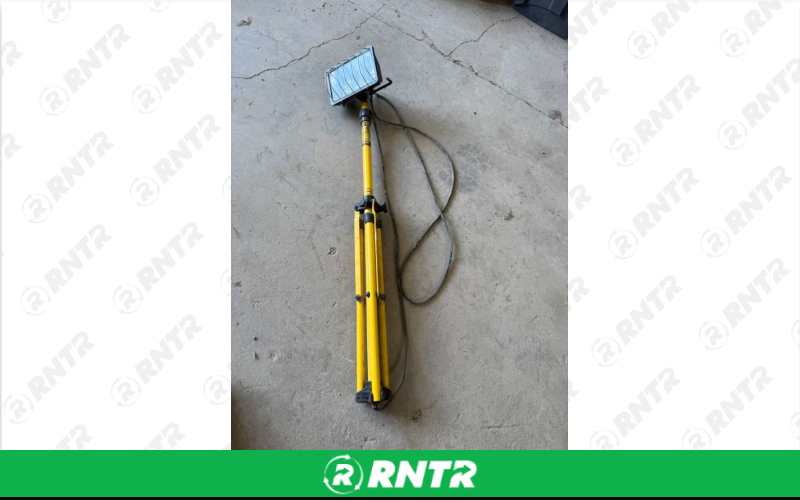 Unknown Adjustable Shop Light – For rent in lake-preston, south-dakota – Facility Solutions  | RNTR.com – Image 1