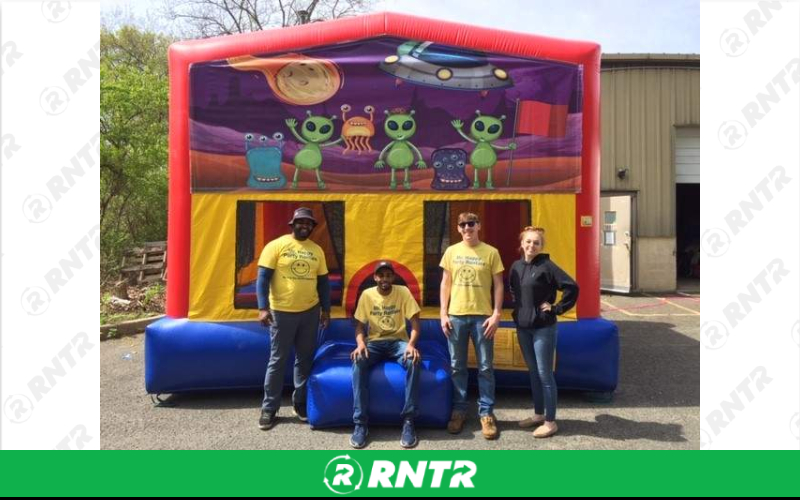 Generic Aliens 15x15 Bounce House – For rent in howell, new-jersey – Mr. Happy Party Rentals | RNTR.com – Image 1