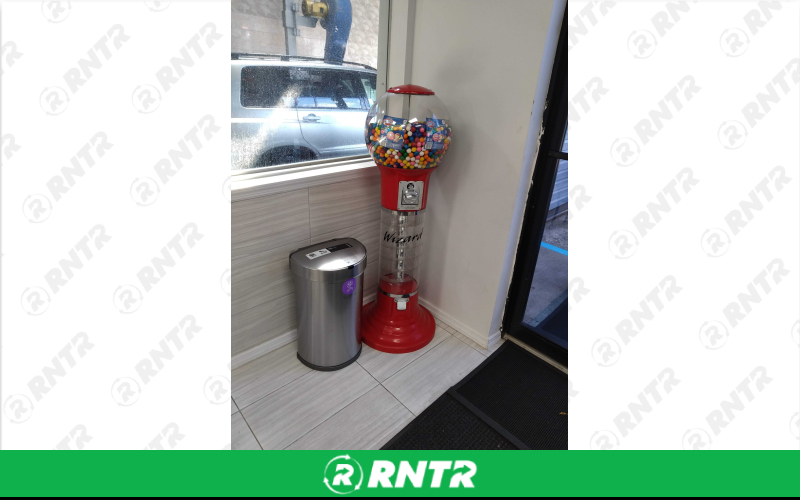 generic candy toy gumball machine – For rent in Brooklyn, New York – Paul Vinnitsky | RNTR.com – Image 2 of 3