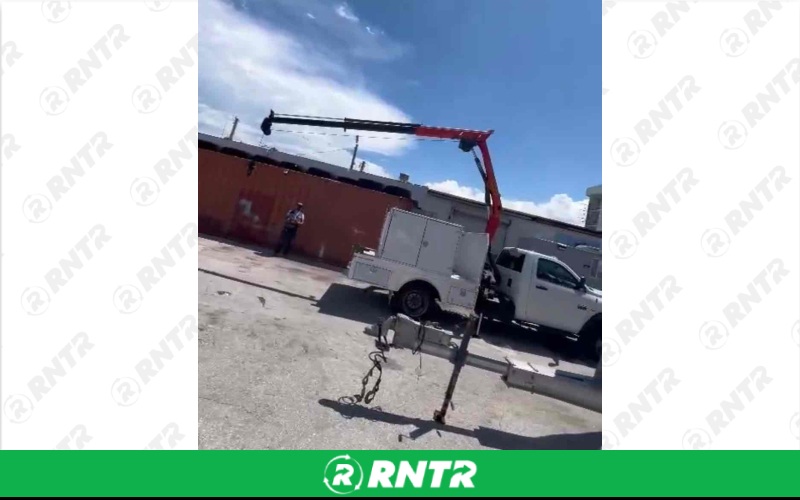 palfanger crane 2000 crane service – For rent in Miami, Florida – YachtsCare LLC | RNTR.com – Image 1 of 7