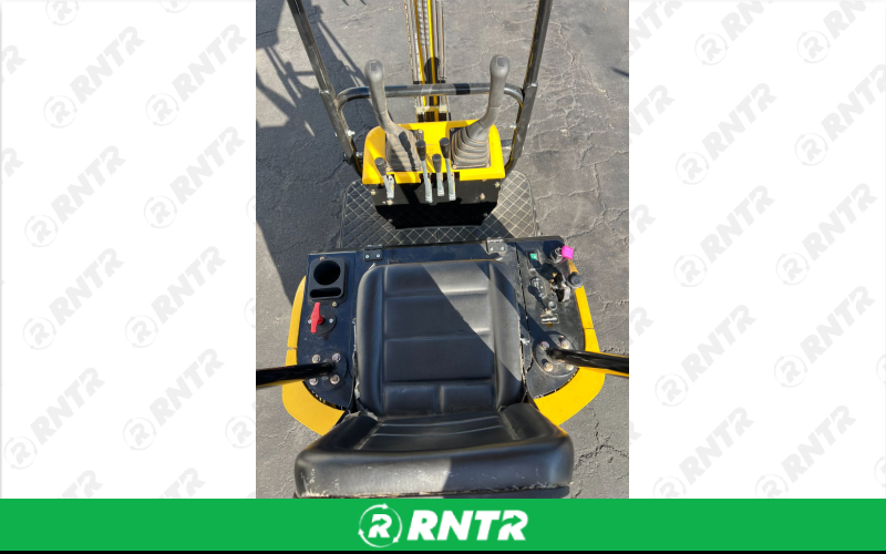 FF Industrial FF12R Mini Excavator – For rent in Santa Ana, California – Mighty Machine Rentals | RNTR.com – Image 6 of 8