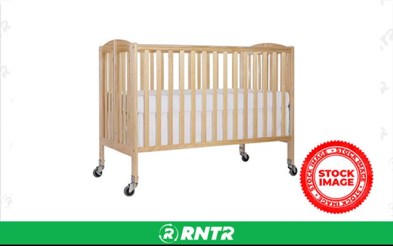 Generic Full Size Crib with Innerspring Mattress/Mattress Pad/Fitted Sheet – For rent in Boynton Beach, Florida – Home Medical Supply | RNTR.com – Image 1 of 1