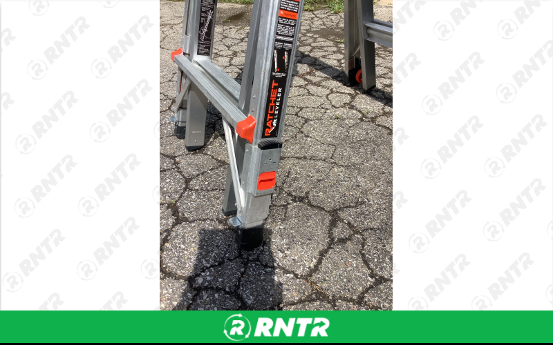 Little Giant Little Giant Ladders Leveler M17 w. Leg Levelers 18-ft Reach Type 1A - 300 lbs. Load Capacity – For rent in Avon, Indiana – Homefront Tools | RNTR.com – Image 2 of 3