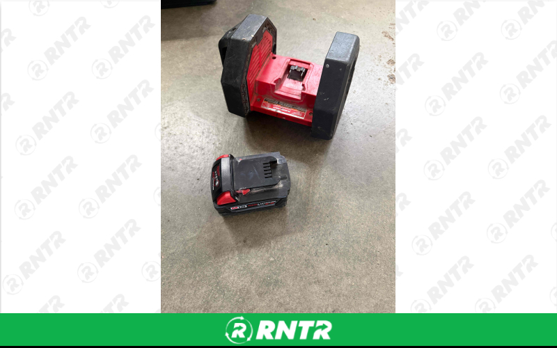 Milwaukee Milwaukee Light – For rent in Saint Michael, Minnesota – Tool Rental XR | RNTR.com – Image 2 of 3