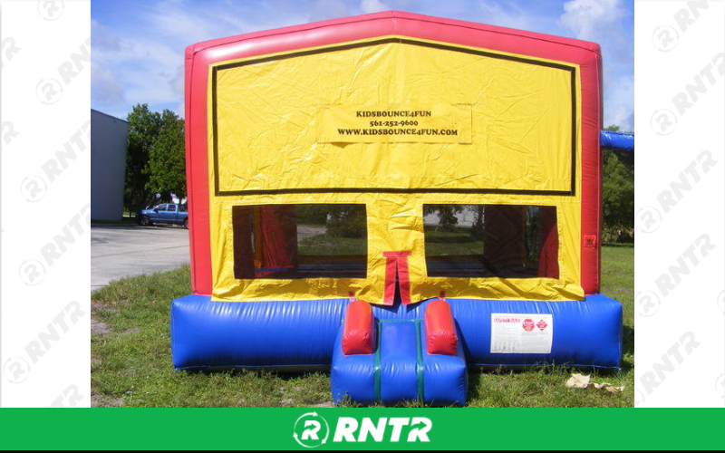 Generic Premium Yellow Blue Red Bounce House with hoop No Banner attachment – For rent in mangonia-park, florida – kids bounce 4 fun | RNTR.com – Image 1