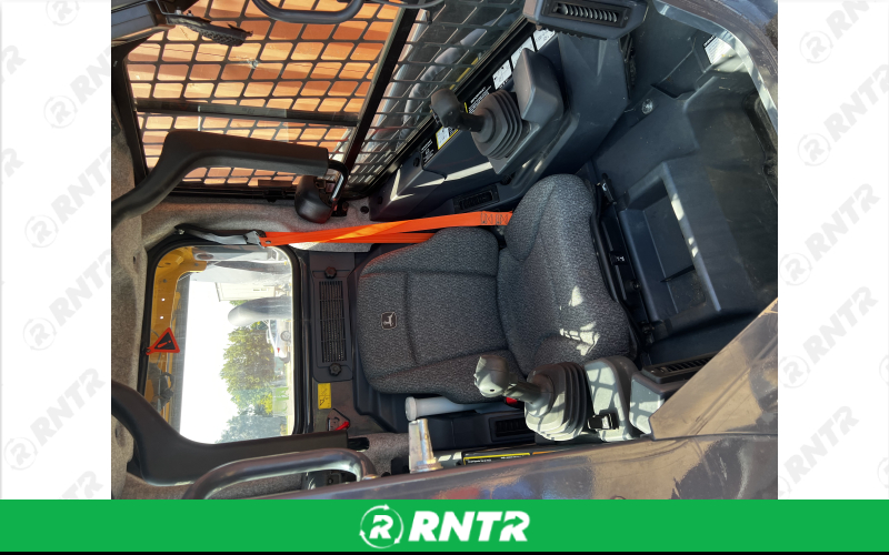 John Deere Track Skid Steer – For rent in Amiret, Minnesota – TOWNE'S AUTO REPAIR LLC | RNTR.com – Image 2 of 3