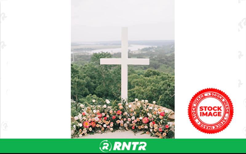 Generic WHITE WOODEN CROSS – For rent in conway, south-carolina – Conway Rental Center | RNTR.com – Image 1