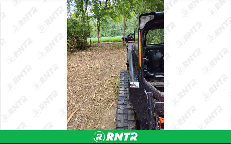 Bobcat T550 Bobcat track machine – For rent in Indianapolis, Indiana – Indy Land Management | RNTR.com – Image 4 of 4