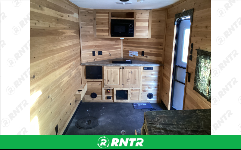 Glacier Fish House – For rent in Alexandria, Minnesota – RNTR Depot of Alexandria MN | RNTR.com – Image 4 of 5