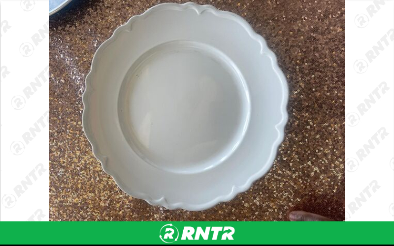 Generic White Acrylic Charger – For rent in dacula, georgia – CrimsonTLC | RNTR.com – Image 1