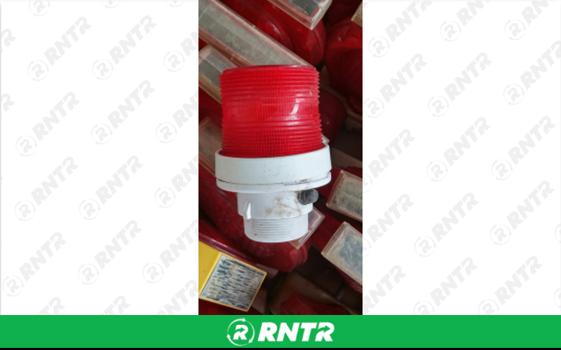 Generic Barricade Light -  Red Cylinder Shape – For rent in fort-madison, iowa – Complete Rental | RNTR.com – Image 1