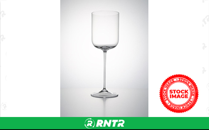 Generic Fine Stem Water Glass – For rent in skokie, illinois – Evento | RNTR.com – Image 1