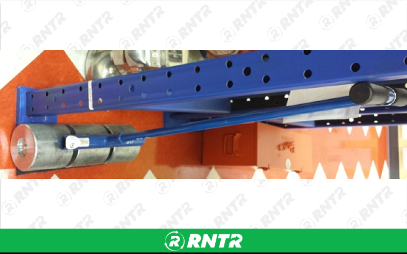 Generic Linoleum Roller – For rent in Fort Madison, Iowa – Complete Rental | RNTR.com – Image 1 of 3