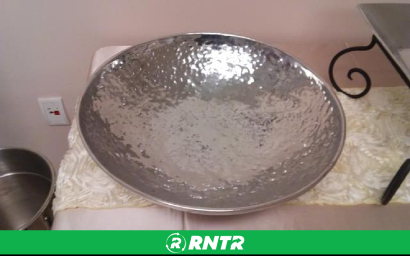 Generic Salad Bowl - Large Metal – For rent in fort-madison, iowa – Complete Rental | RNTR.com – Image 1