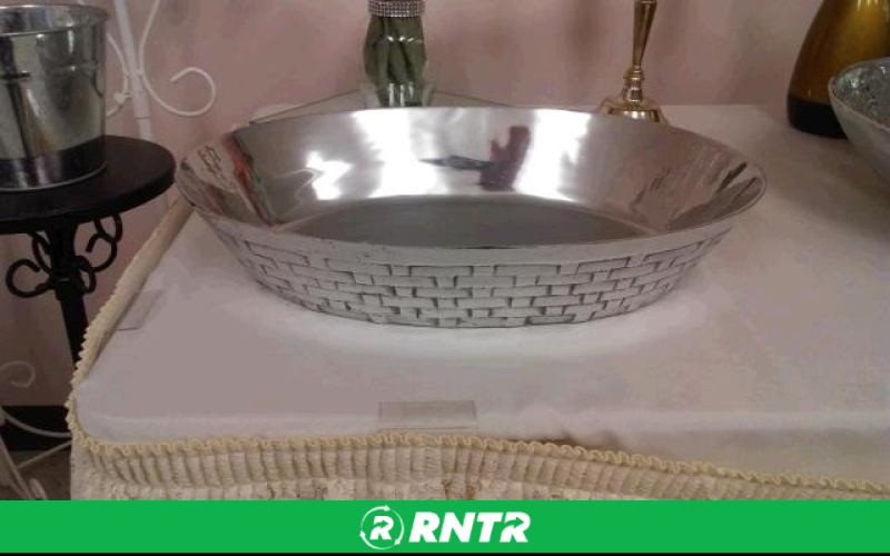 Generic Serving Dish - Metal - Oval – For rent in fort-madison, iowa – Complete Rental | RNTR.com – Image 1