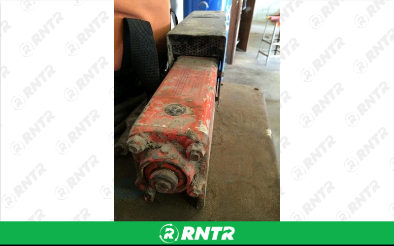 Generic Vibrator -  Screed Board – For rent in Fort Madison, Iowa – Complete Rental | RNTR.com – Image 2 of 3