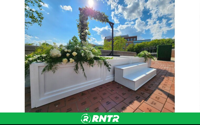 Generic White Wood Stage Steps – For rent in indianapolis, indiana – Ace Party Rental | RNTR.com – Image 1