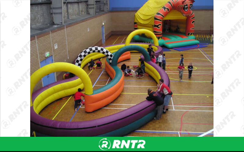 Generic Giant Race Track – For rent in spokane, washington – Entertainment Warehouse | RNTR.com – Image 1