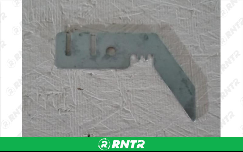 Generic VALANCE HANGER - 3 INCH – For rent in lafayette, indiana – Midwest Rentals Inc  | RNTR.com – Image 1