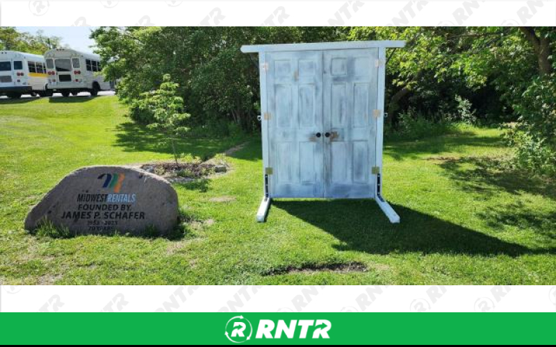 Generic WEDDING ENTRANCE DOORS – For rent in Lafayette, Indiana – Midwest Rentals Inc | RNTR.com – Image 2 of 2