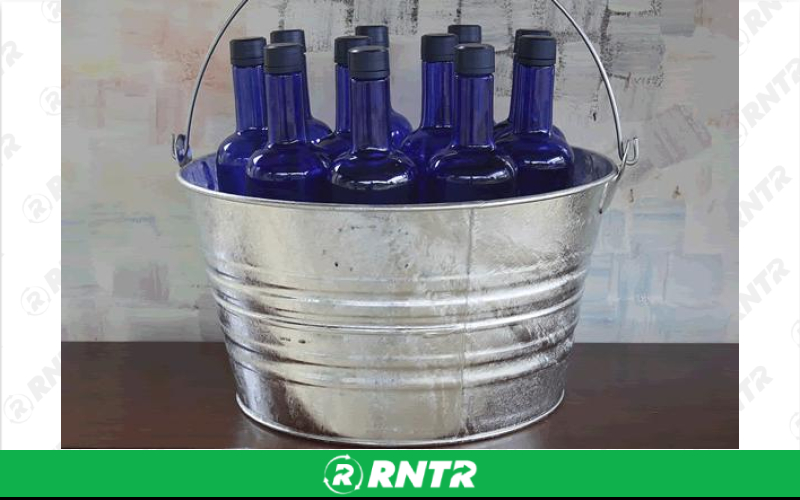 Generic GALVANIZED ICE BUCKET – For rent in Mount Airy, North Carolina – Cooke Rentals MA | RNTR.com – Image 1 of 1