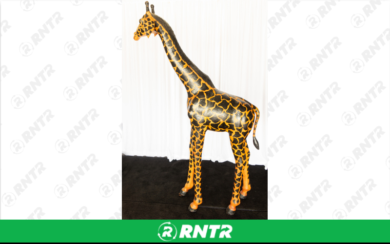 Generic Giraffe Statue – For rent in Portland, Oregon – Peter Corvallis Productions | RNTR.com – Image 3 of 3