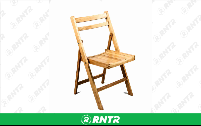 Generic Pine Wood Folding Chair – For rent in Portland, Oregon – Peter Corvallis Productions | RNTR.com – Image 1 of 1