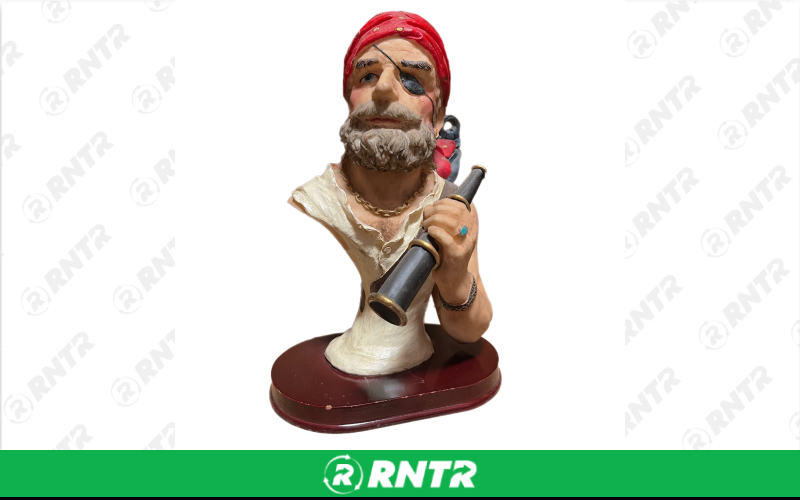Generic Pirate Head Bust with Telescope and Eyepatch -  10 – For rent in Portland, Oregon – Peter Corvallis Productions | RNTR.com – Image 1