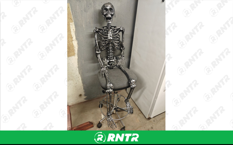 Michaels Craft Store Poseable 5 foot Silver &amp; Black Skeleton – For rent in Florissant, Missouri – Petes Action Rentals | RNTR.com – Image 1 of 6