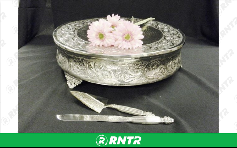 Generic SILVER CREST CAKE/KNIFE SERVER – For rent in Mount Airy, North Carolina – Cooke Rentals MA | RNTR.com – Image 1 of 1