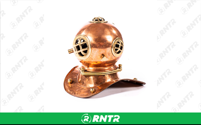 Generic Small Diving Helmet – Brass – For rent in Portland, Oregon – Peter Corvallis Productions | RNTR.com – Image 1