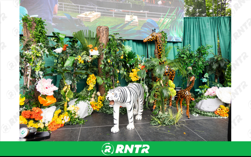 Generic White Tiger Statue – For rent in Portland, Oregon – Peter Corvallis Productions | RNTR.com – Image 1