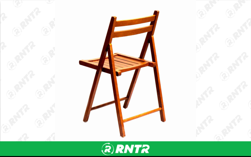 Generic Wood Slat Folding Chair – For rent in Portland, Oregon – Peter Corvallis Productions | RNTR.com – Image 1 of 3