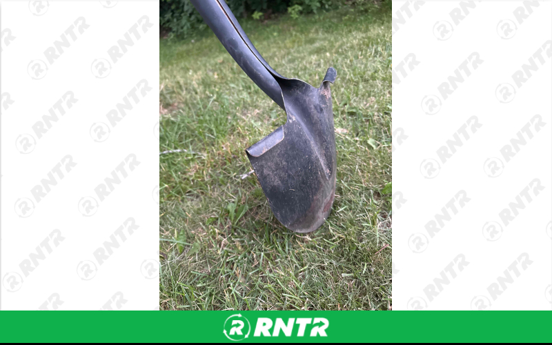 Generic Spade Shovel – For rent in Maplewood, Minnesota – Brian | RNTR.com – Image 2 of 2