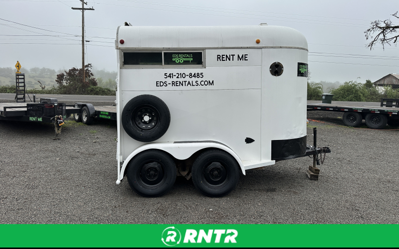 Cherokee 2 Horse Trailer – For rent in Eagle Point, Oregon – EDS Rentals | RNTR.com – Image 2 of 6