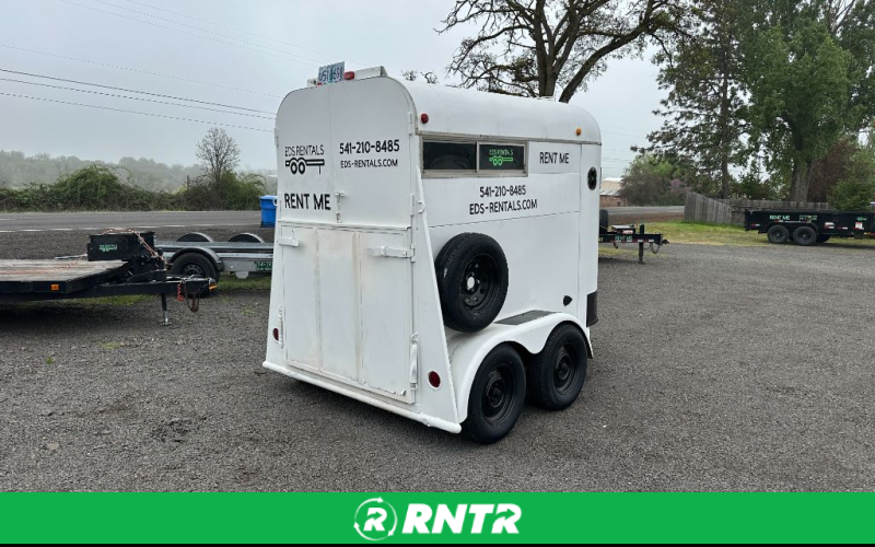 Cherokee 2 Horse Trailer – For rent in Eagle Point, Oregon – EDS Rentals | RNTR.com – Image 3 of 6