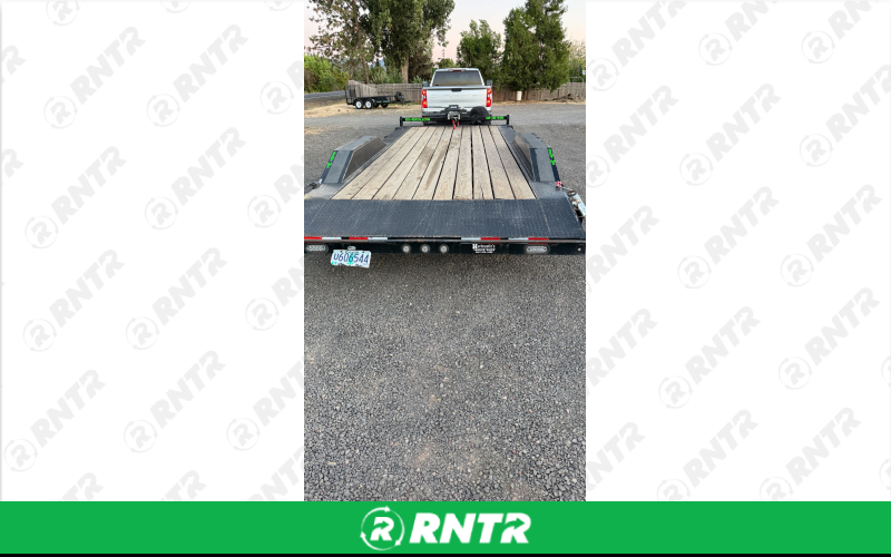 Versatile 20ft Flatbed Drive Over Fender – For rent in eagle-point, oregon – EDS Rentals | RNTR.com – Image 1