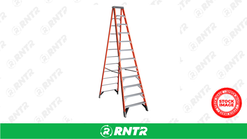 LADDER – 12ft STEP FIBERGLASS for rent in Eau Claire, WI