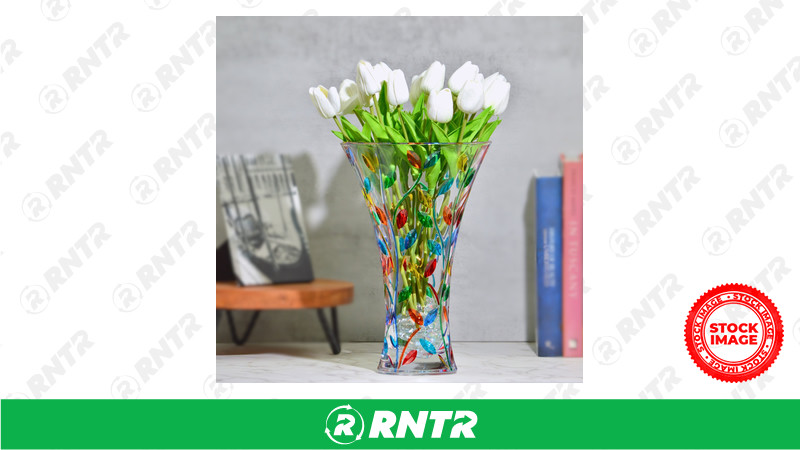  VASE-12in TULIP STYLE – For rent in Eau Claire, Wisconsin – A-1 Express Rental Center, Inc | RNTR.com – Image 1